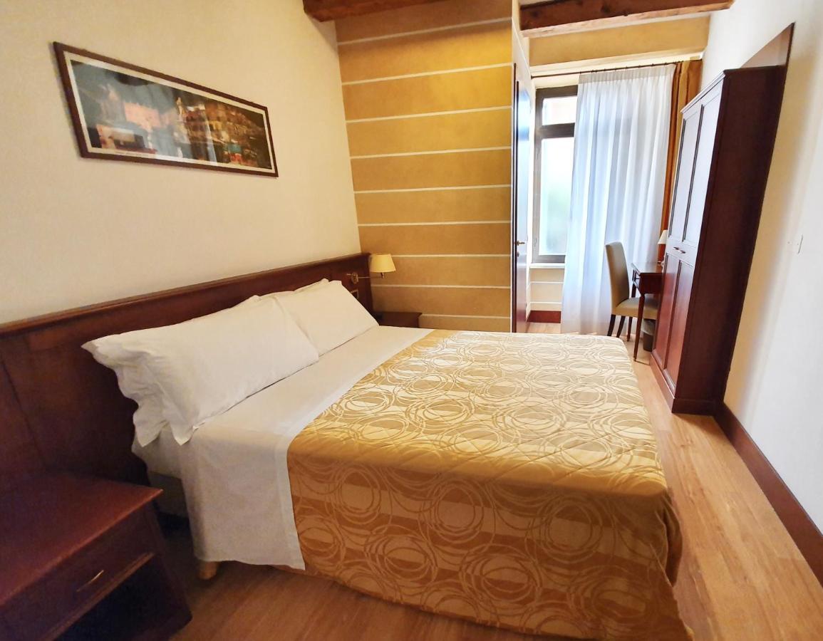 Hotel Aurora Verona Bagian luar foto