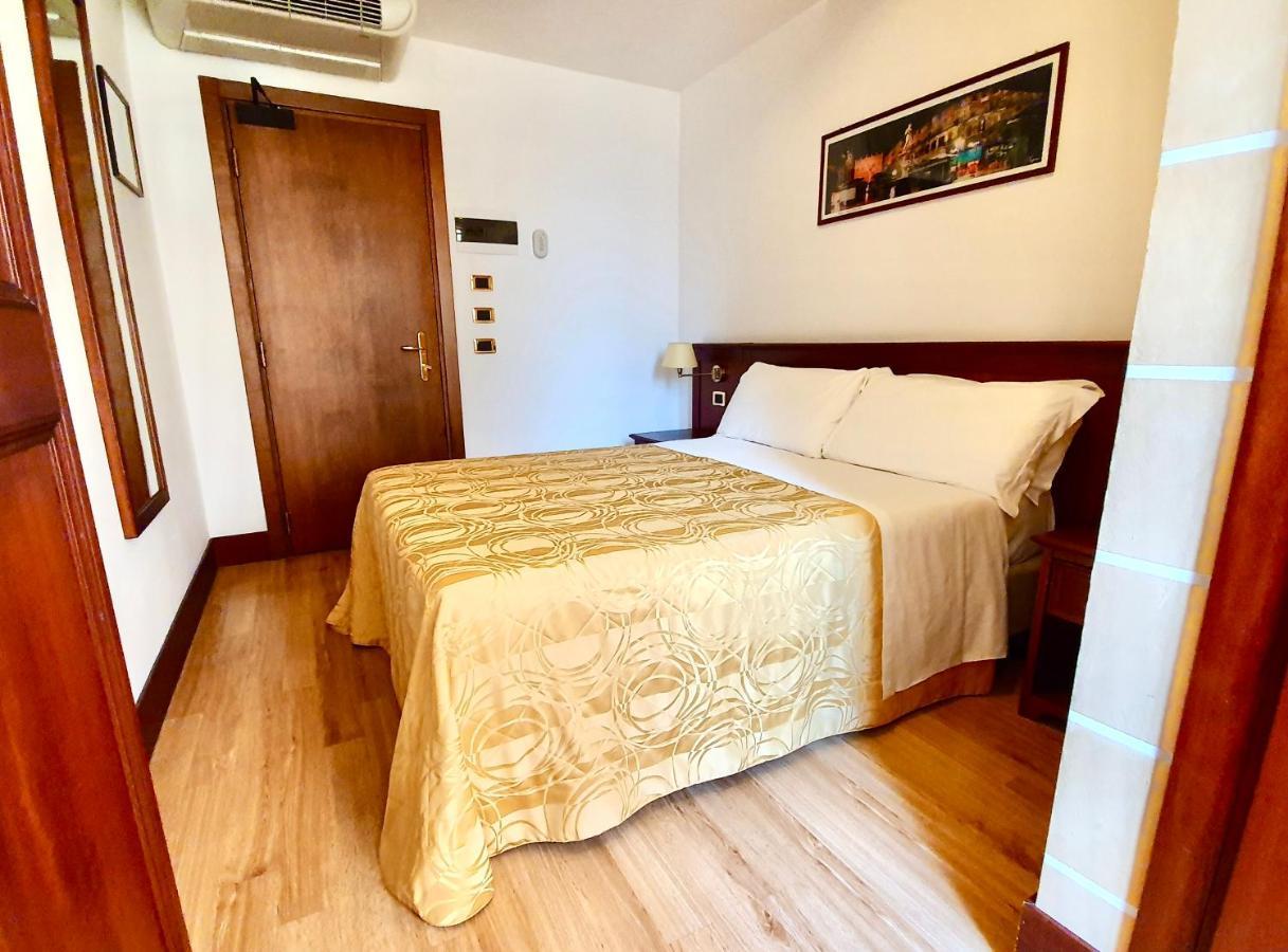 Hotel Aurora Verona Bagian luar foto