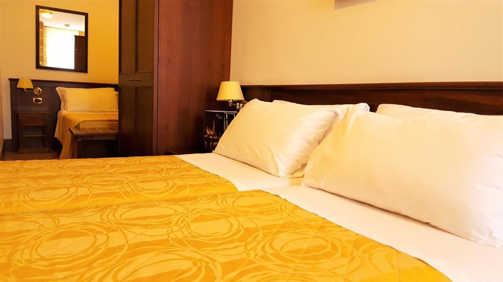 Hotel Aurora Verona Bagian luar foto